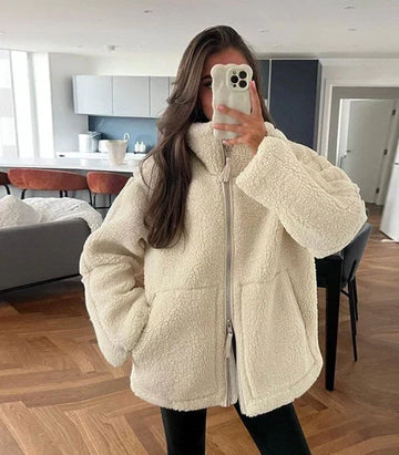 Mathilde | Chic Veste Moumoute Oversize Femme à Col Montant et Zip