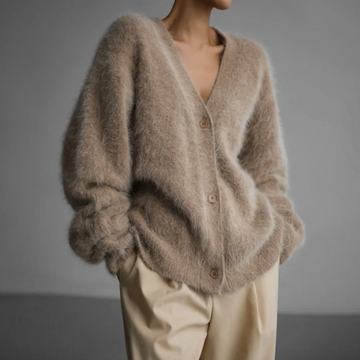 Clara | Élégant Cardigan Oversize Femme en Maille Poilue à Col V