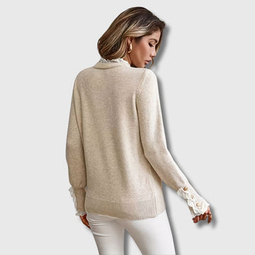 Léonie | Chic Pull Femme à Détails Dentelle et Boutons Dorés