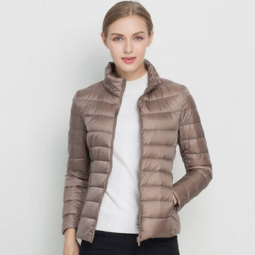 Stella | Chic Doudoune Légère Cintrée Femme Col Montant et Coupe Slim